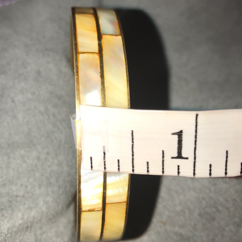 Mother of Pearl Bracelet - Picture 11 of 11